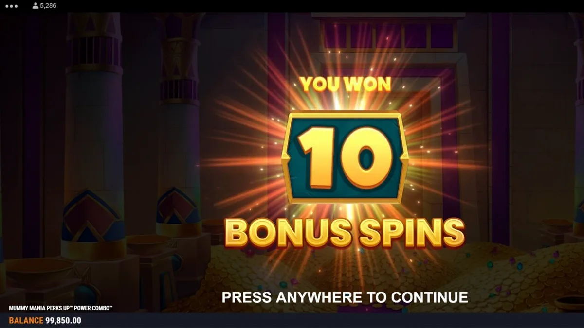 Tampilan visual slot Mummy Mania Perks Up Power Combo dengan empat mumi penguasa.